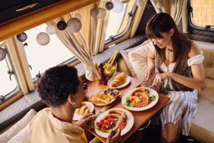 5-European-Trains-Serving-Tasty-Regional-Dishes-in-Their-Dining-Car